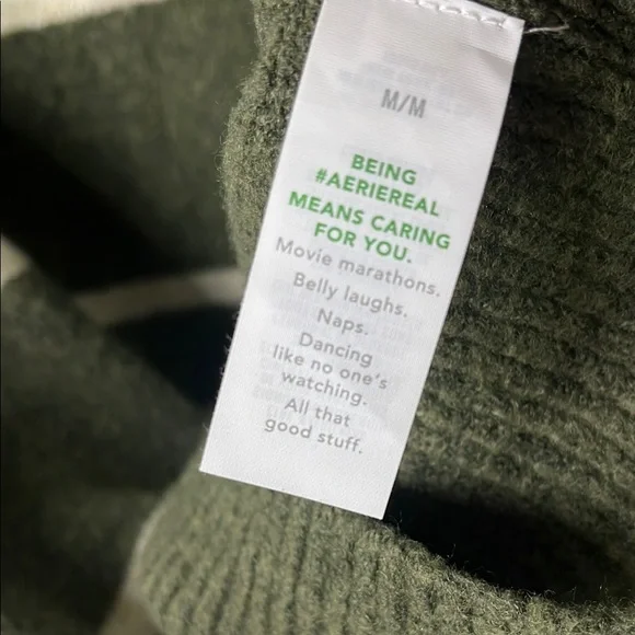 Aerie round Neck Sweater in Forest Green and Cream - Picture 5 of 11